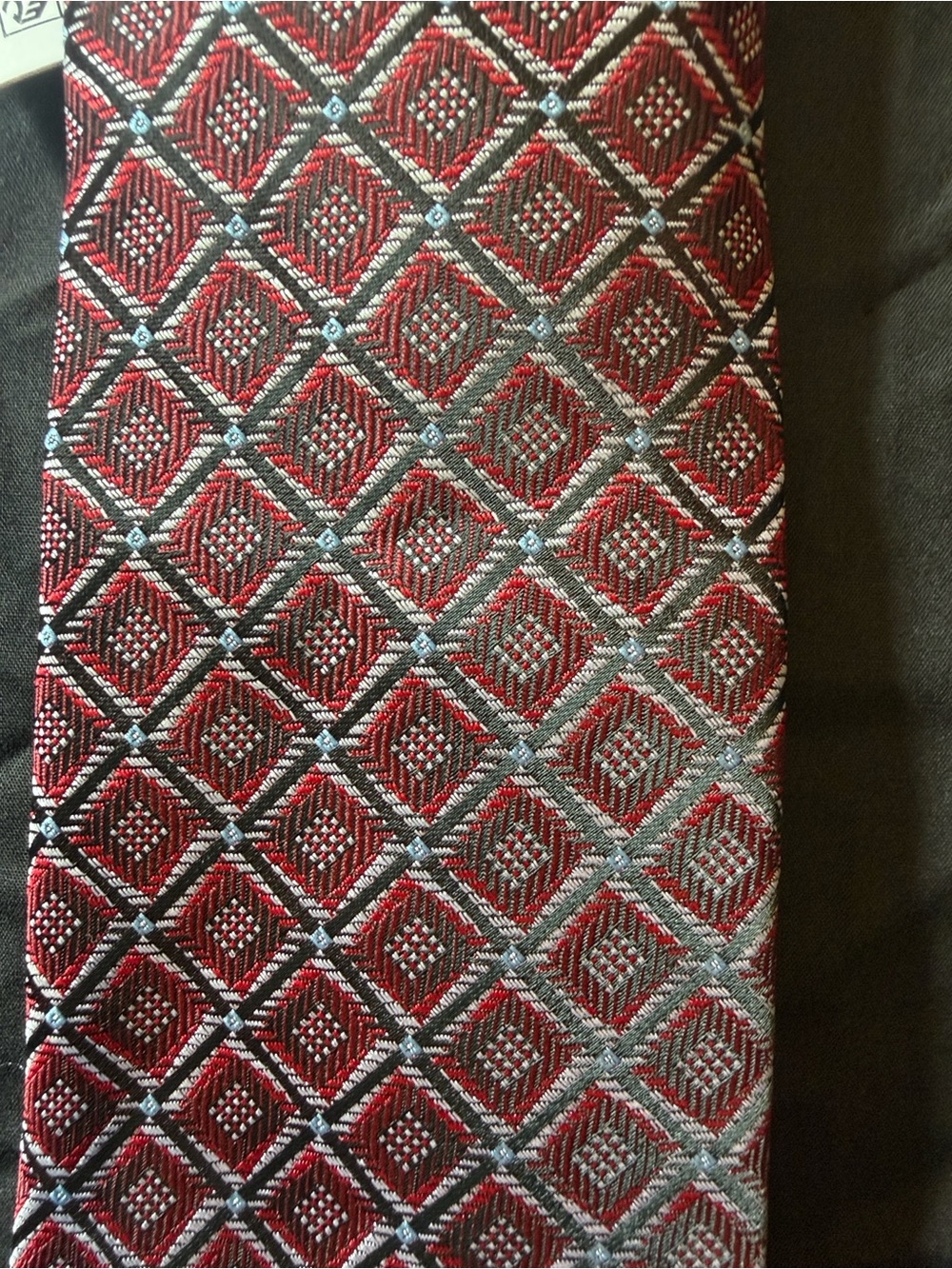 Perry Ellis Red Geometric Pattern Tie - Picture 2 of 3